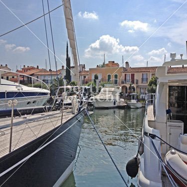 Emplacement pour Yacht à Vendre Port Grimaud Golfe de Saint Tropez